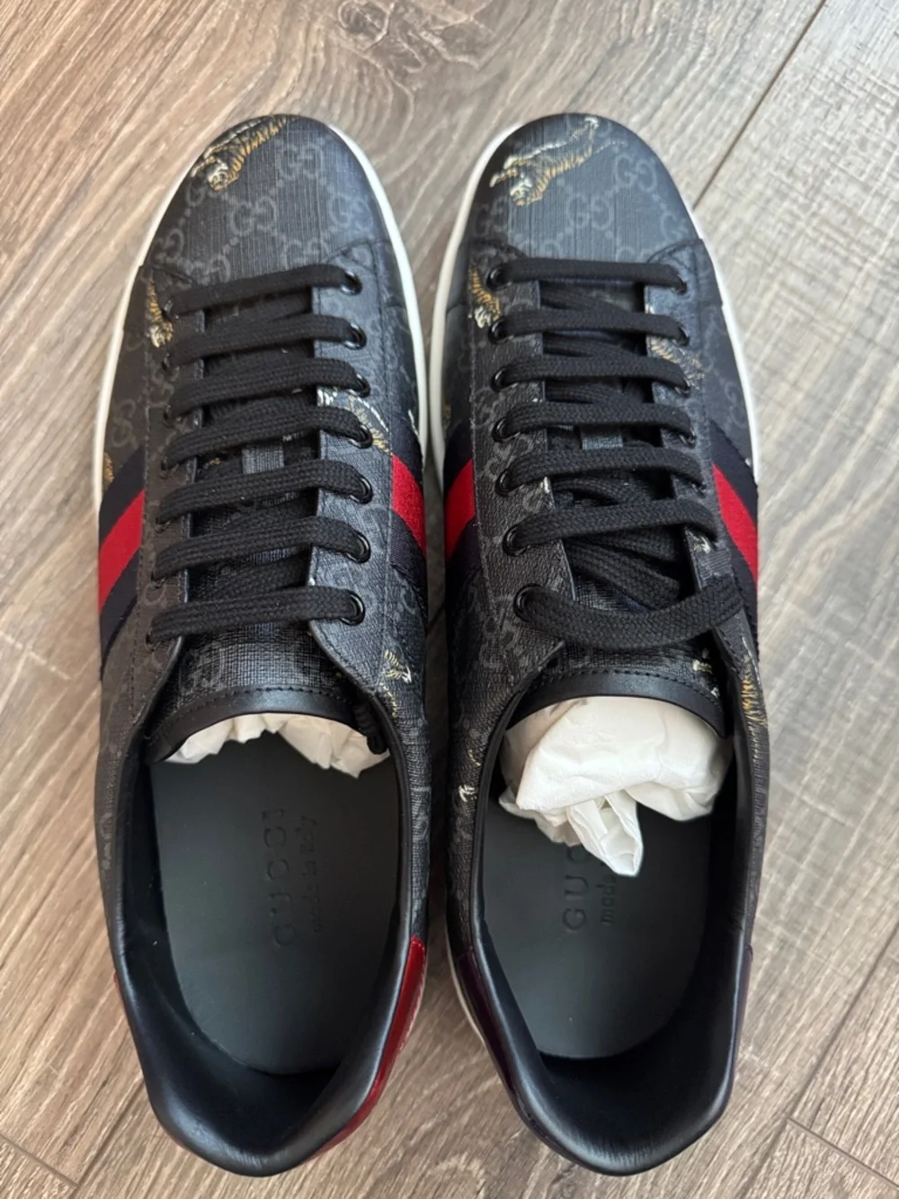 Gucci Black Leather Low-Top Sneaker with Red & Navy Web Stripe - Picture 2 of 10